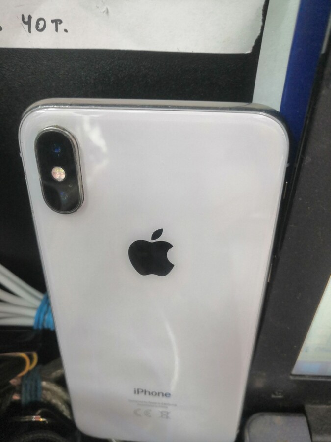 Смартфон iPhone X 64Gb