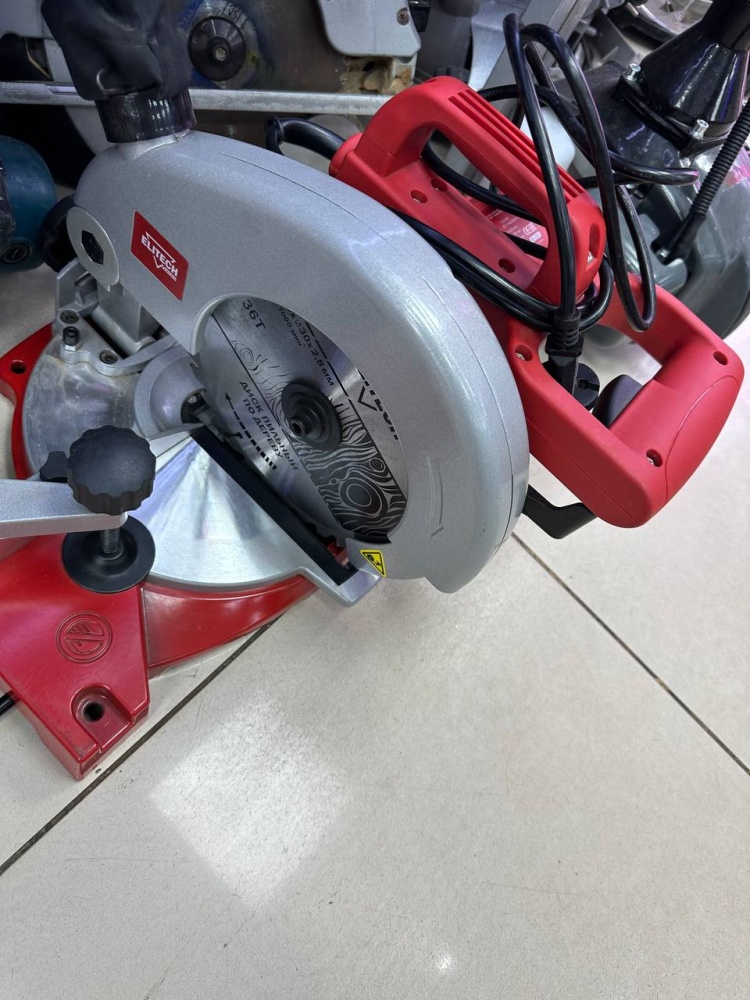 Торцовочная пила  Elitech ПТ 1321