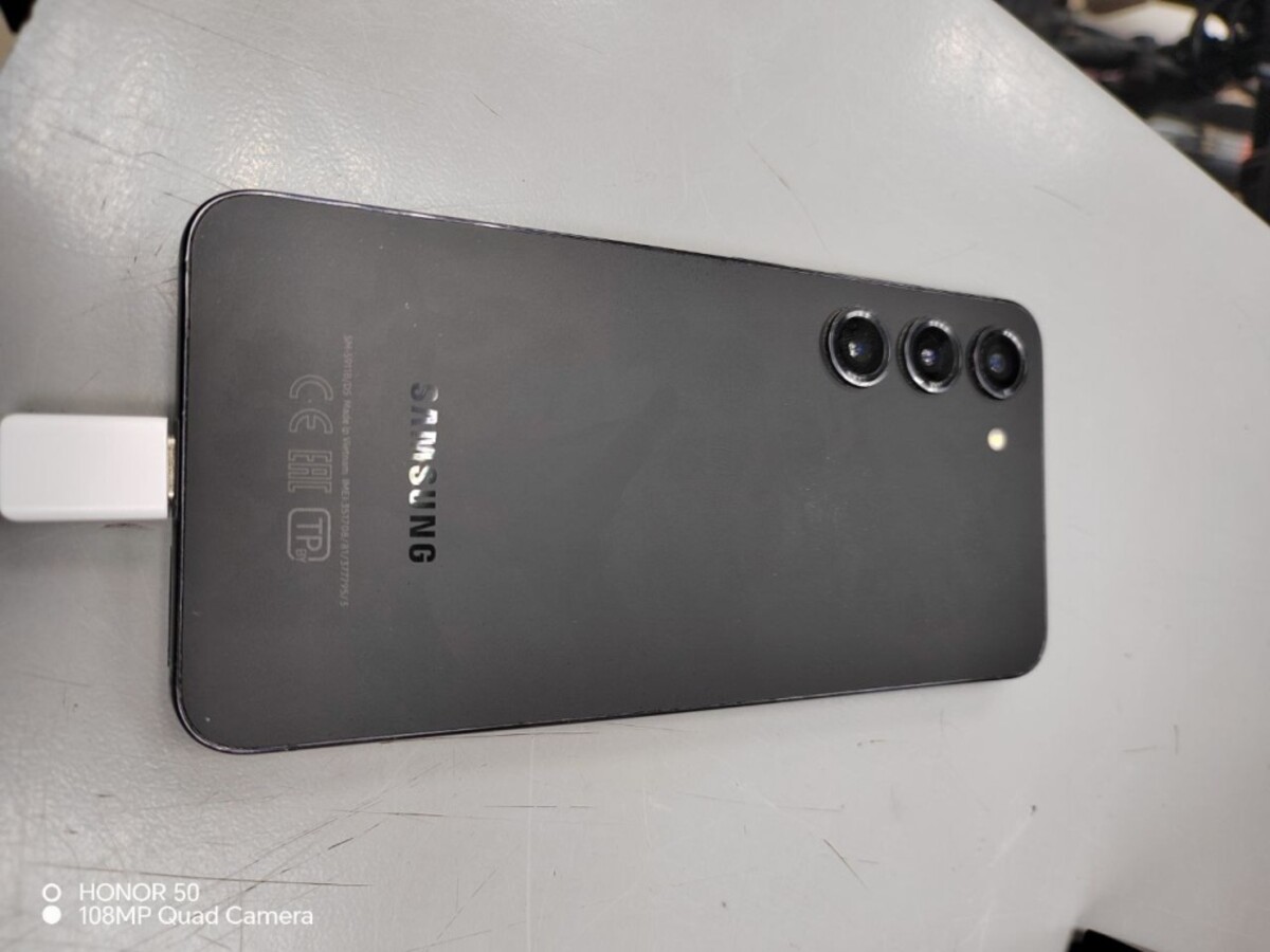 Смартфон Samsung S24