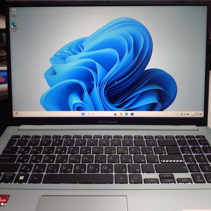 Ноутбук ASUS ryzen 5/8/500ssd/1