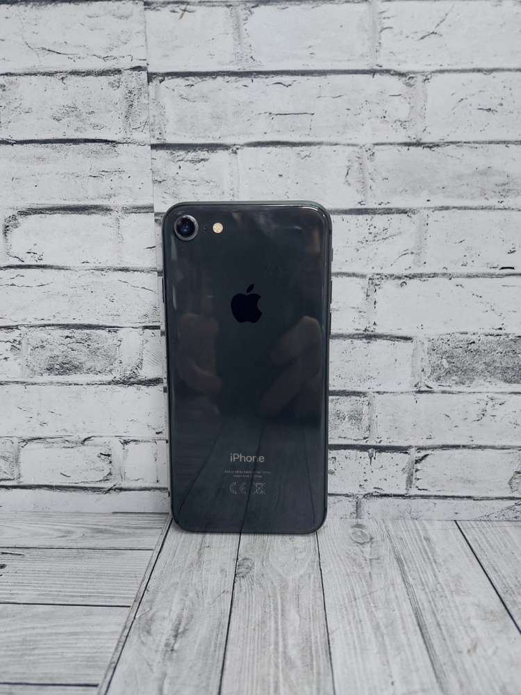 Смартфон iPhone 8 64 Gb