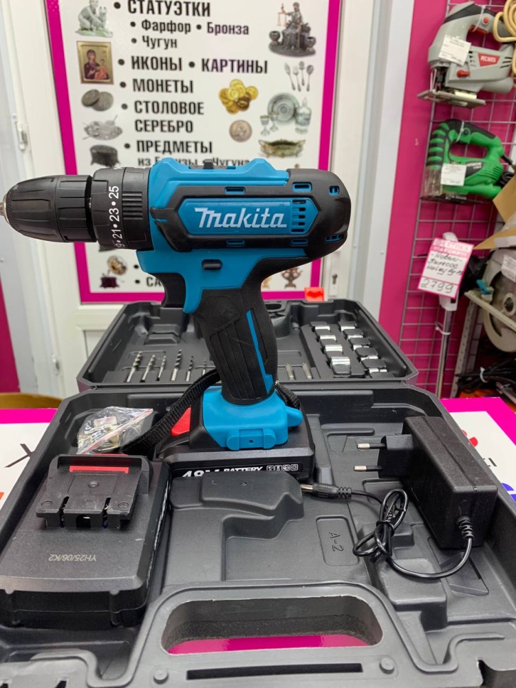 Шуруповерт Makita