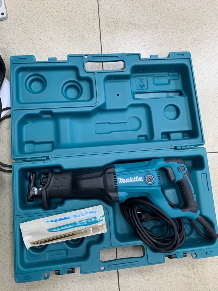 Сабельная пила makita jr3051t