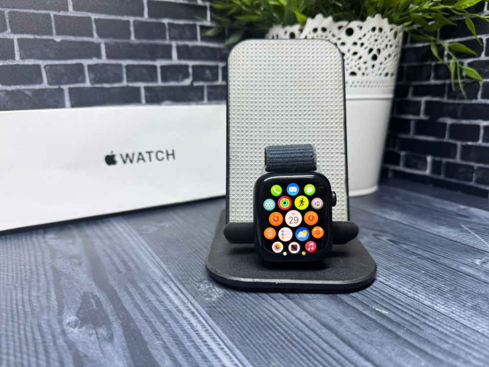 Часы Apple WATCH SE2