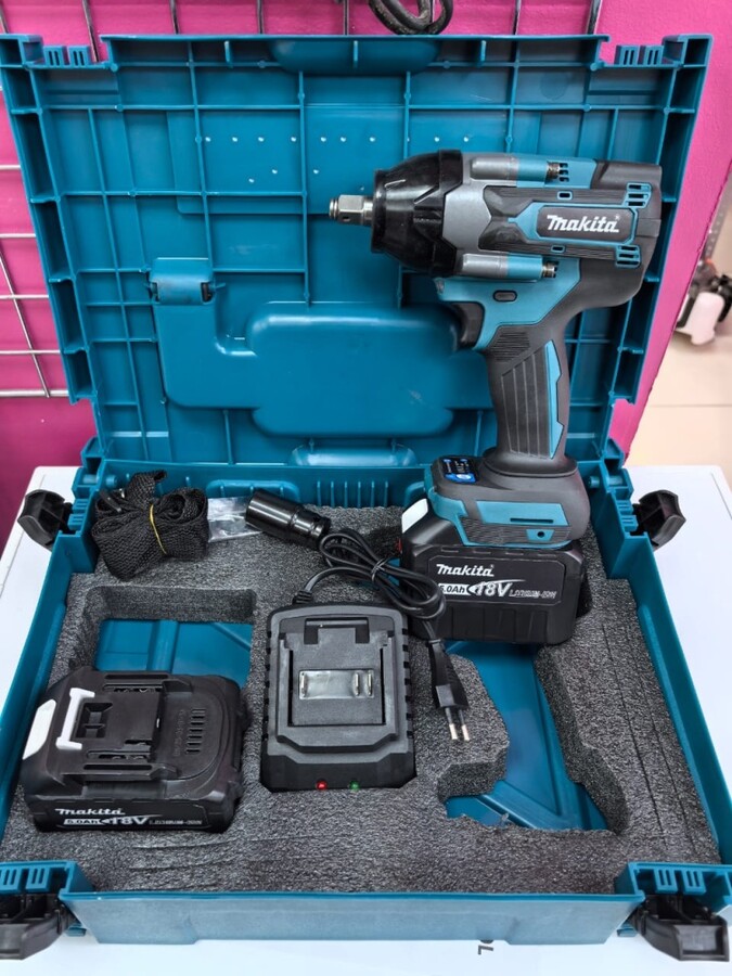 Гайковерт Makita