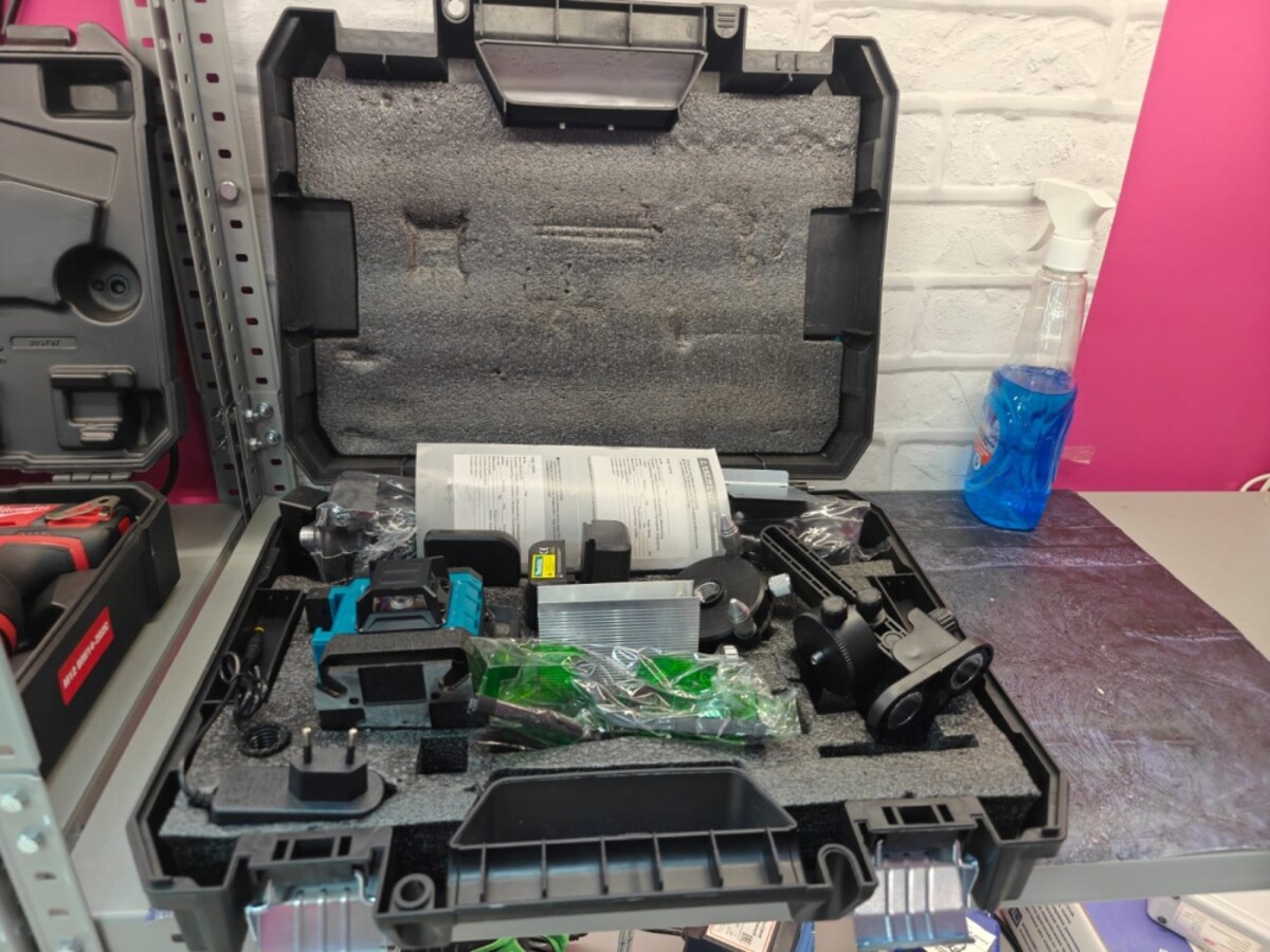 Уровень Makita