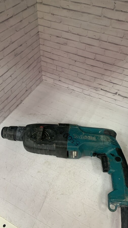 Перфоратор Makita hr2450