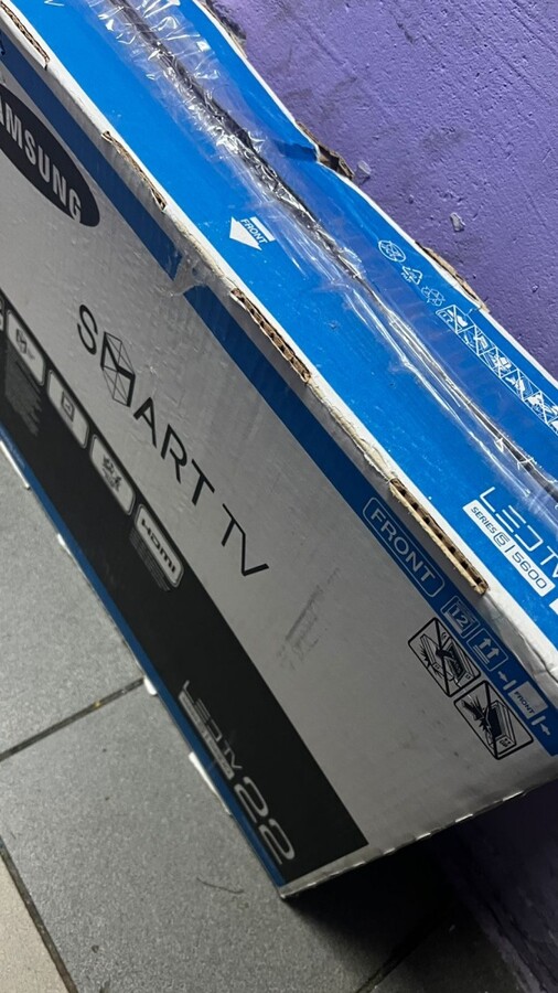 Телевизор Samsung 22 Smart