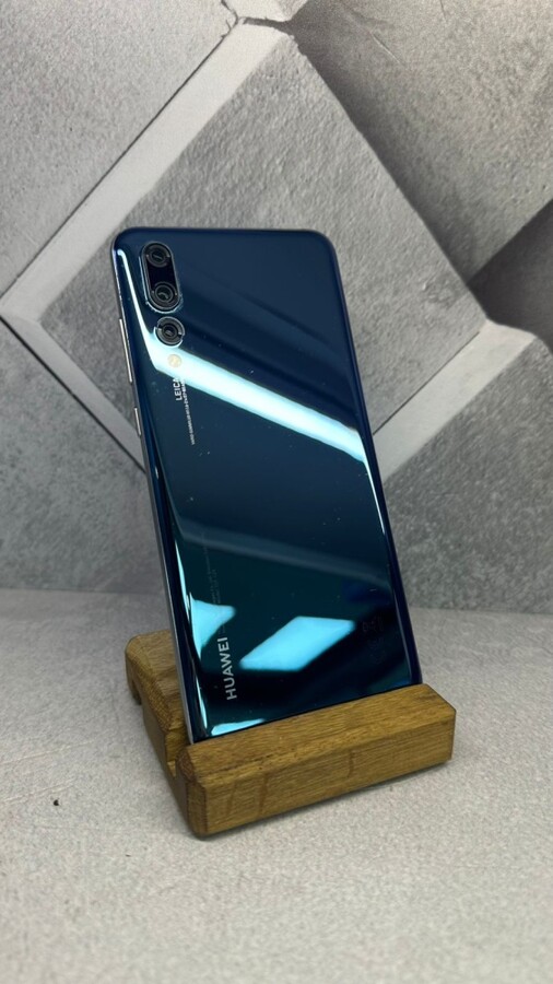 Смартфон Huawei P20 6/128