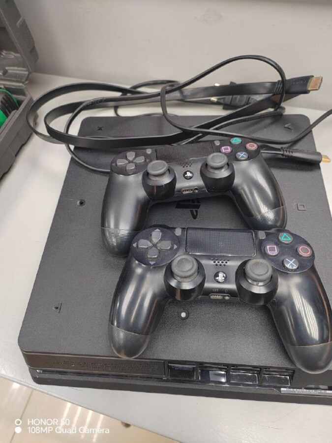 Игровая приставка Sony PlayStation 4 slim