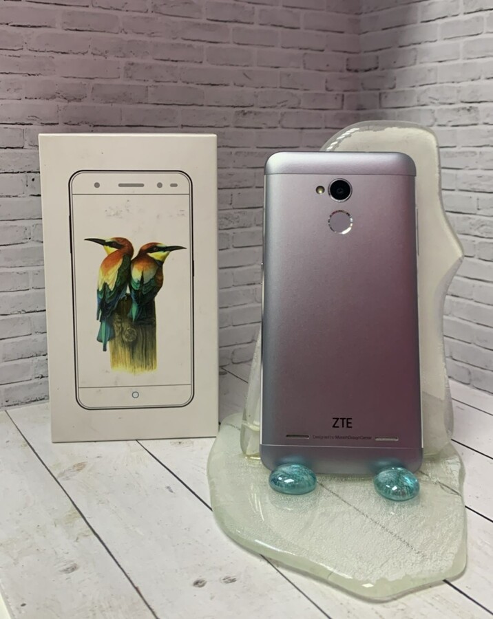 Мобильный телефон ZTE BLADE V0720 2/16Гб
