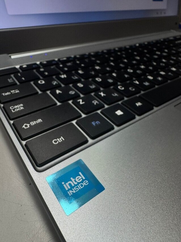 Ноутбук-планшет celeron n4020/6/240ssd