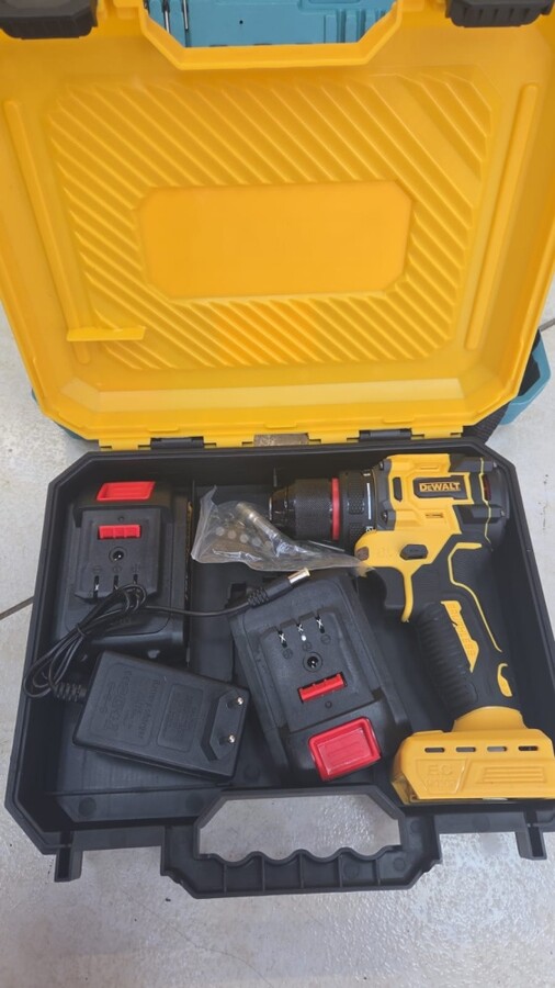 Шуруповерт Dewalt