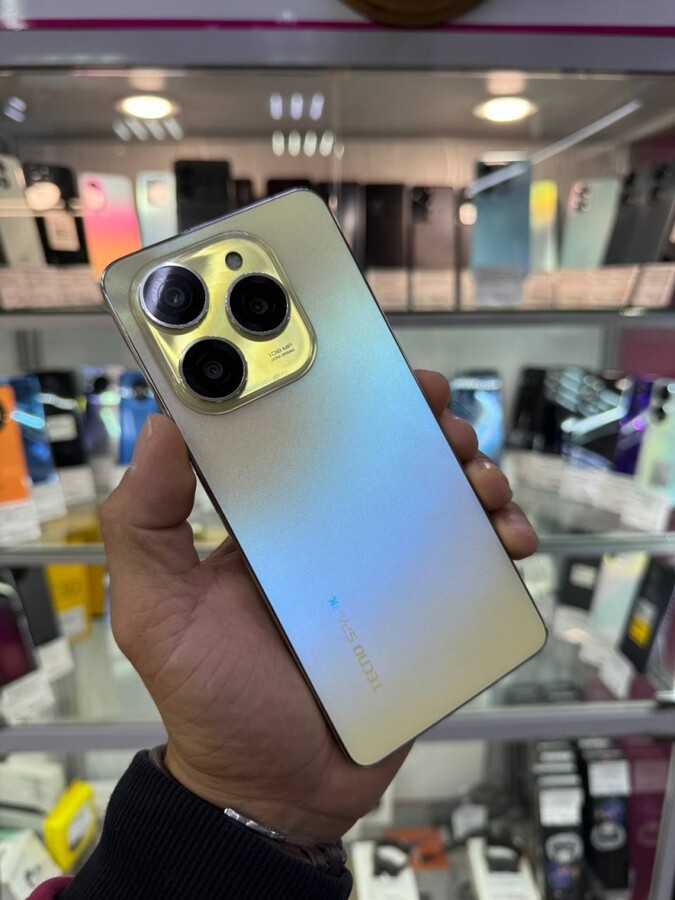 Мобильный телефон Tecno Spark 20 pro 12/256