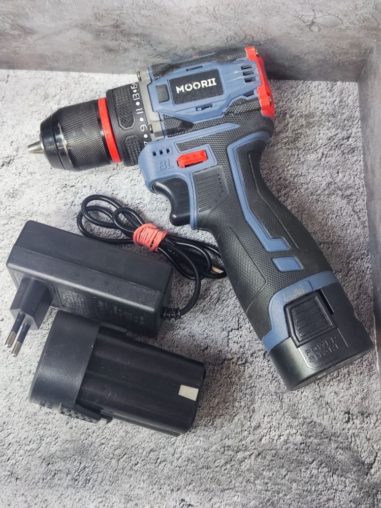 Шуруповерт Moorii