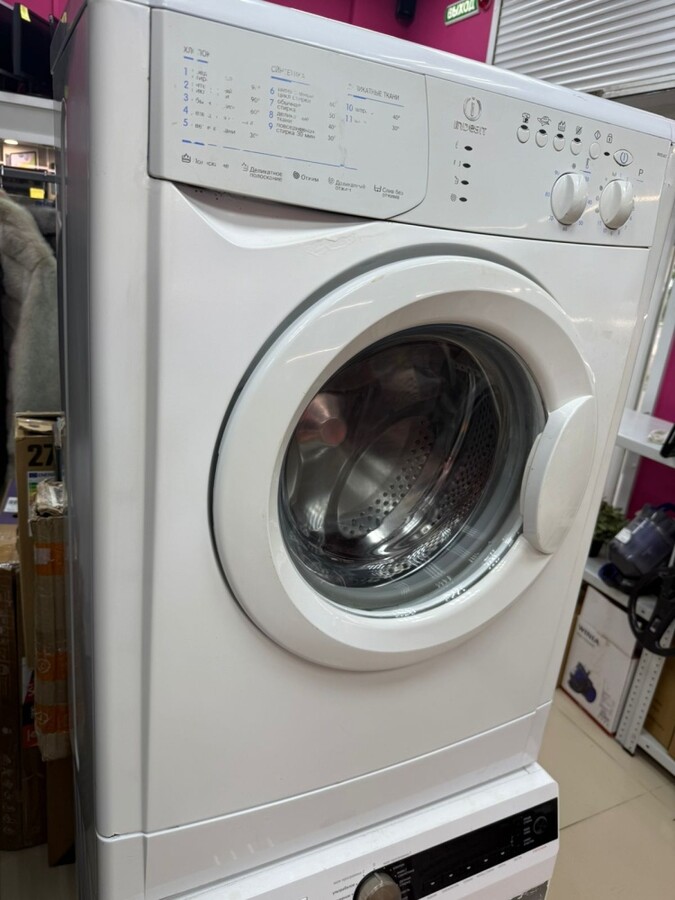 Стиральная машина Indesit 4кг