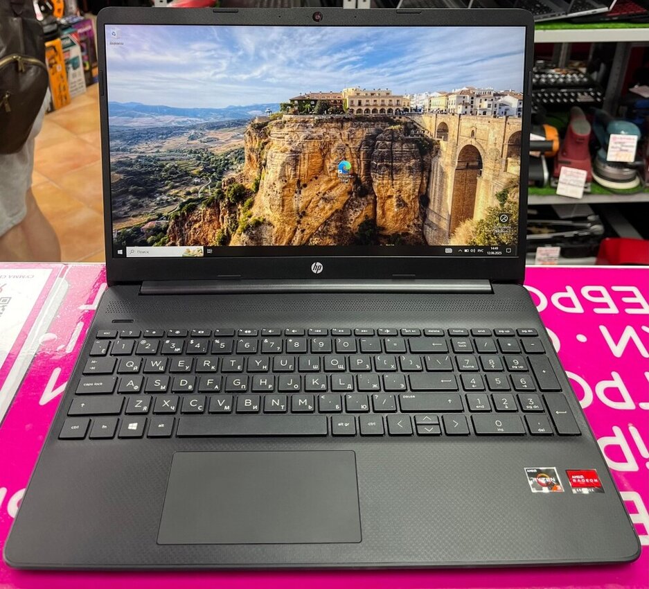 Ноутбук HP Ryzen 3.3250U/Ram8/Ssd250gb/AMD Radeon(TM)Graphics