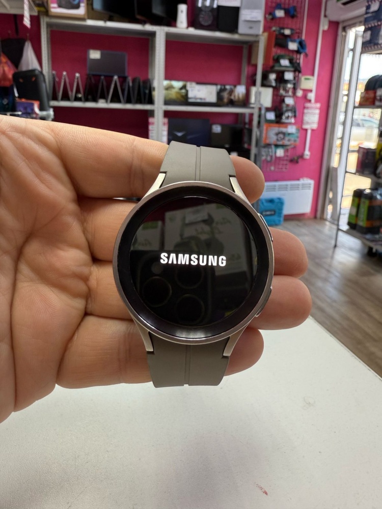 Смарт-часы Samsung Galaxy watch 5 Pro
