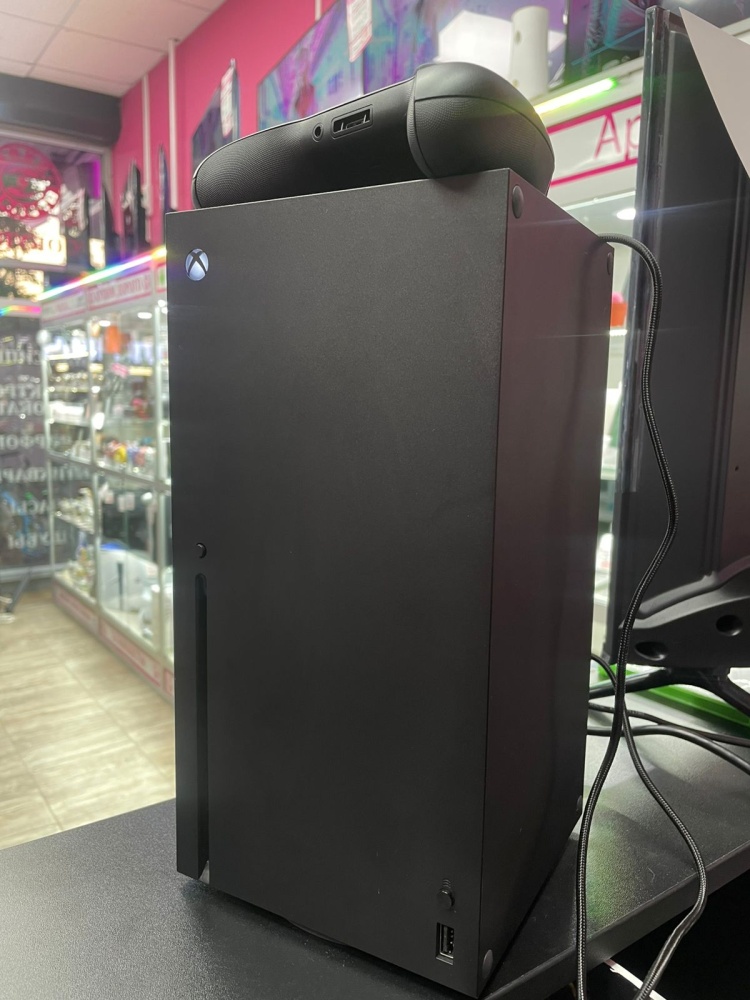 Игровая приставка XBOX Series X 1тб