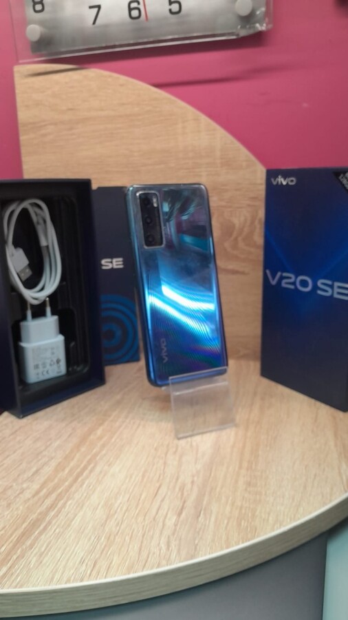 Смартфон Vivo V20SE 8\128