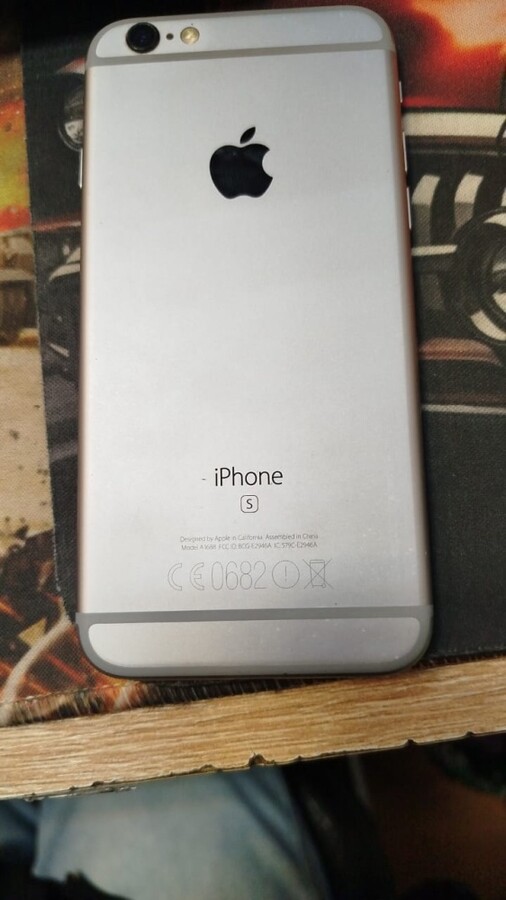 Смартфон iPhone 6S