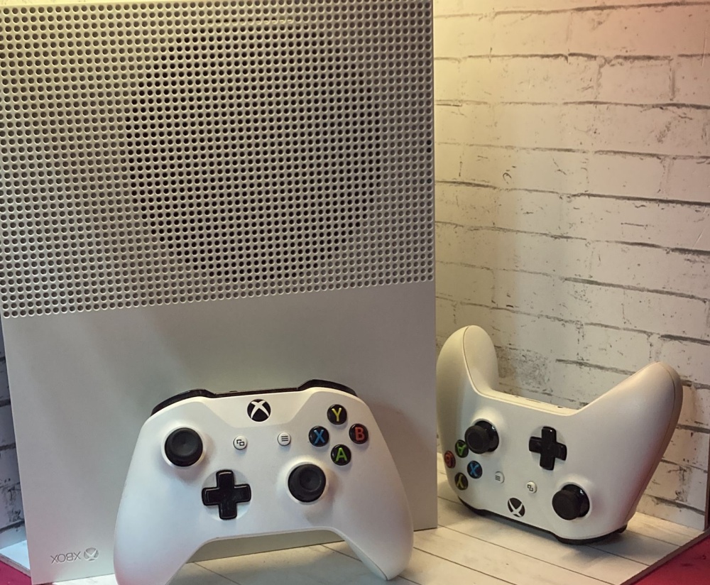 Игровая приставка XBOX ONE S 1TB