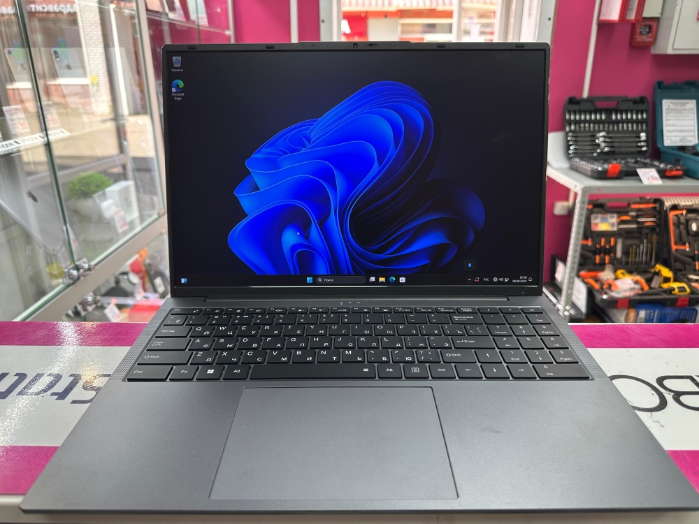 Ноутбук i5-8210Y/16 GB RAM/256GB SSD