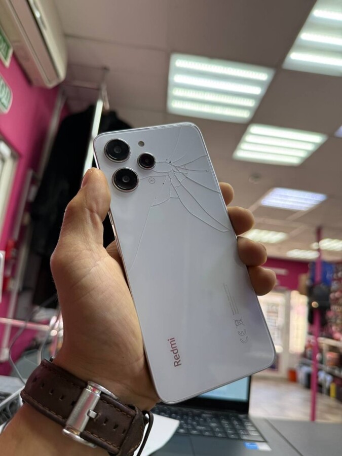 Смартфон Xiaomi Redmi 12