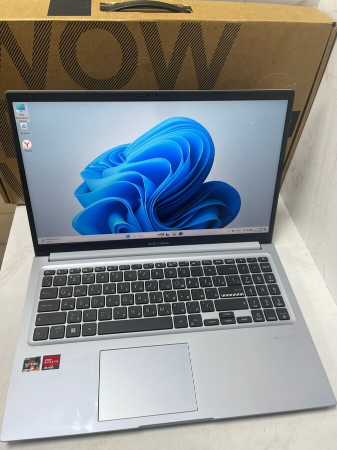Ноутбук ASUS m1502i