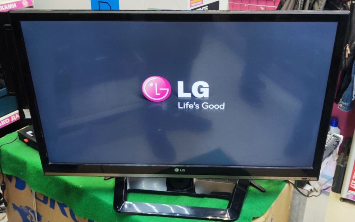 Телевизор LG 32"