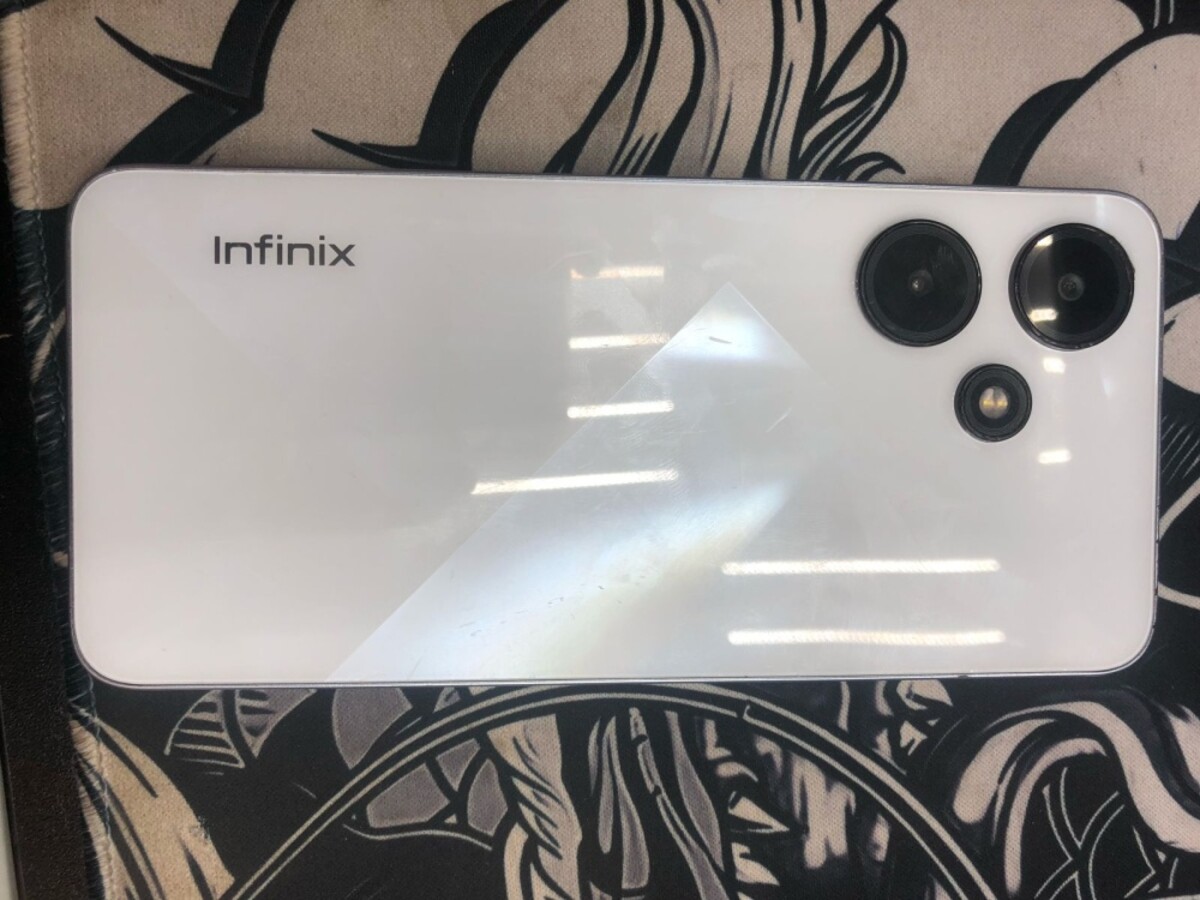 Мобильный телефон Infinix hot30i 8\128