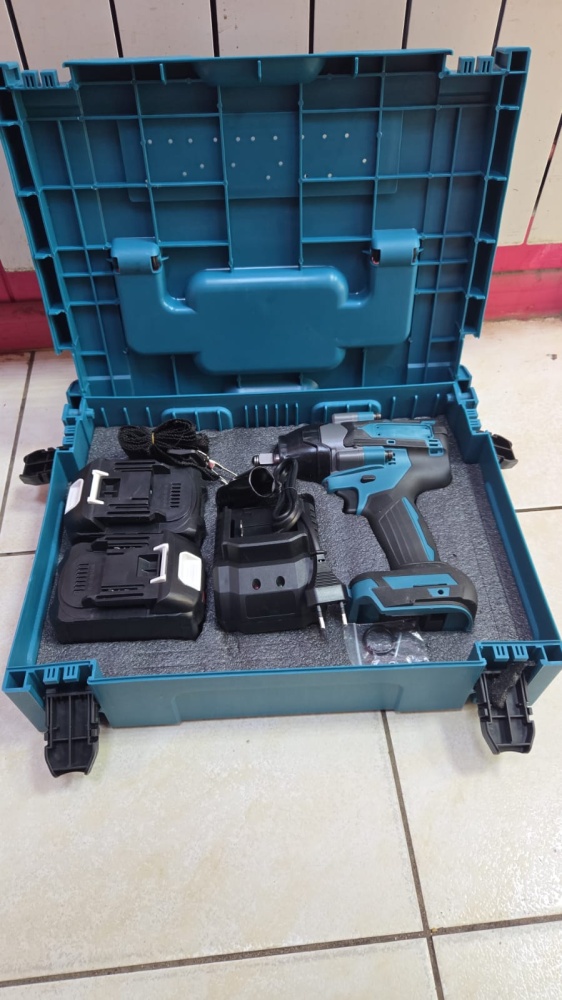 Гайковерт Makitta 18v