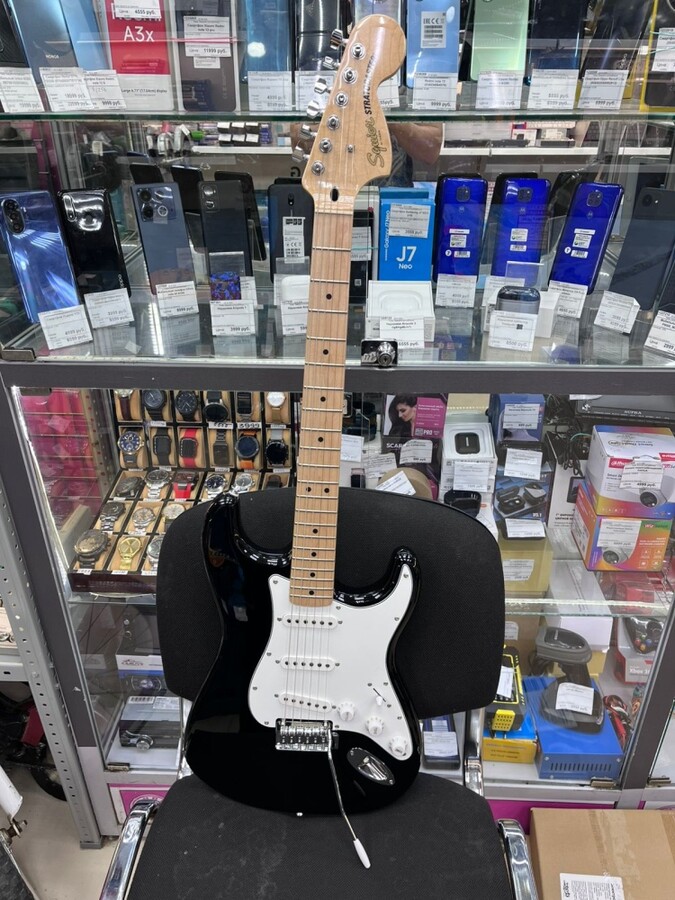 FENDER SQUIER Affinity 2021 Stratocaster MN Black