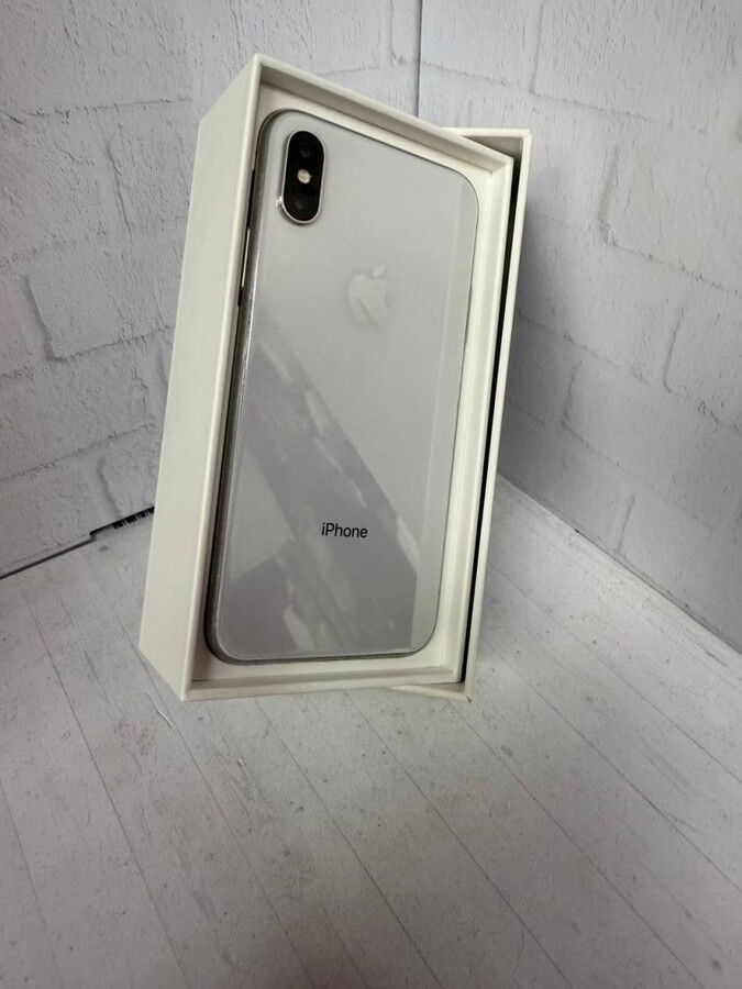 Смартфон iPhone X 64Gb
