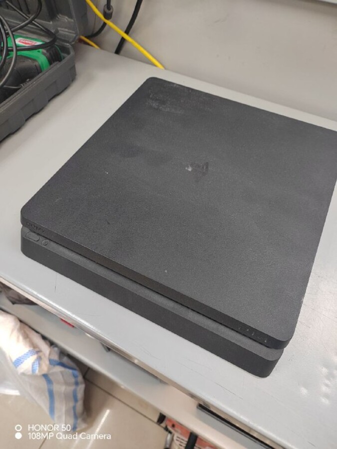 Игровая приставка Sony PlayStation 4 slim