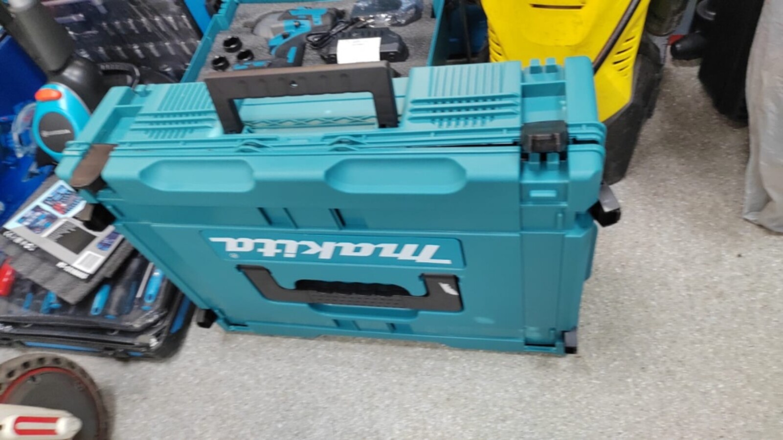 Набор инструментов MAKITA