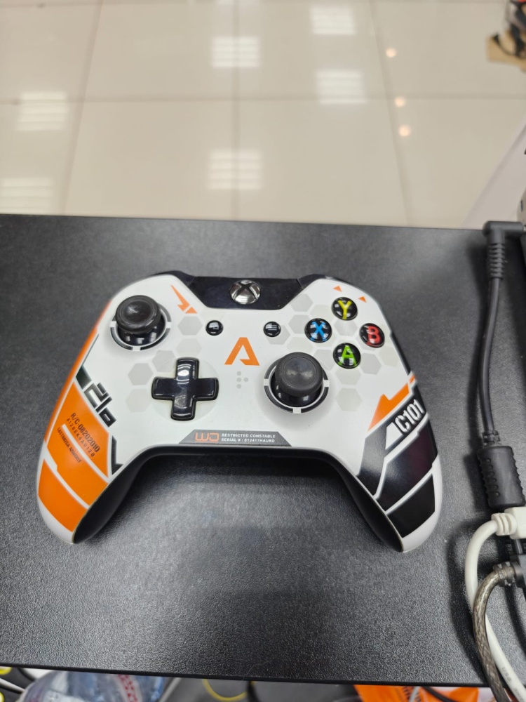 Геймпад Xbox One Titanfall