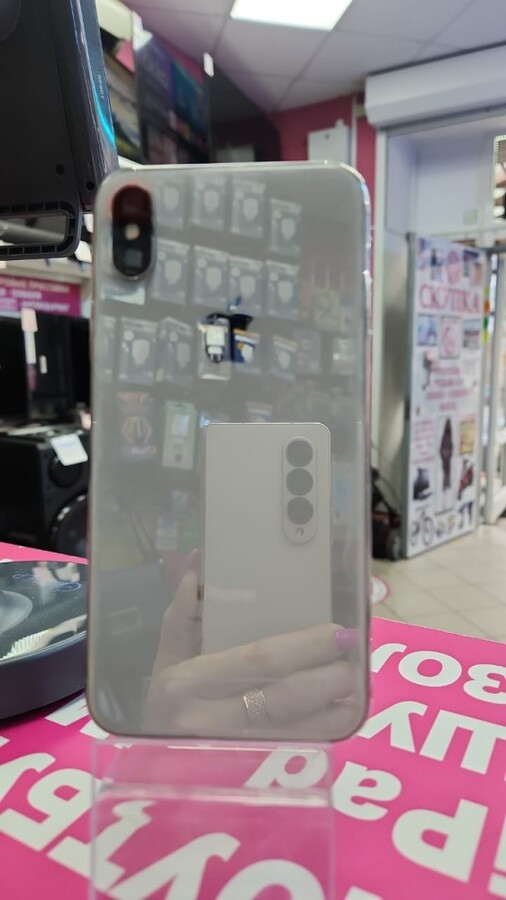 Смартфон iPhone X 64Gb