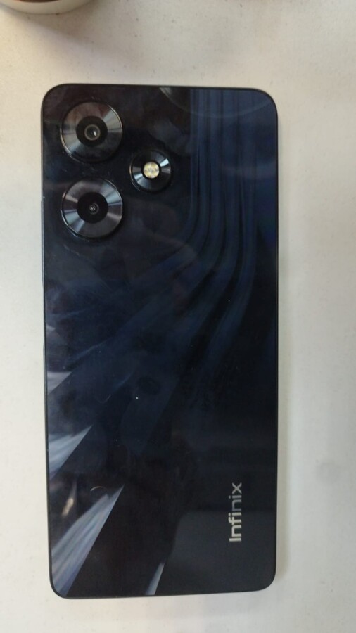 Мобильный телефон Infinix HOT 30 8/128