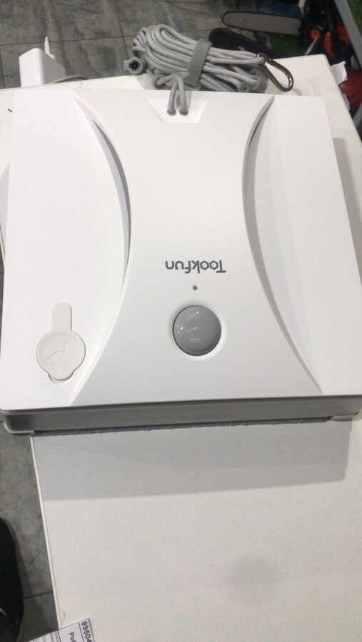 Робот-пылесос для окон W1