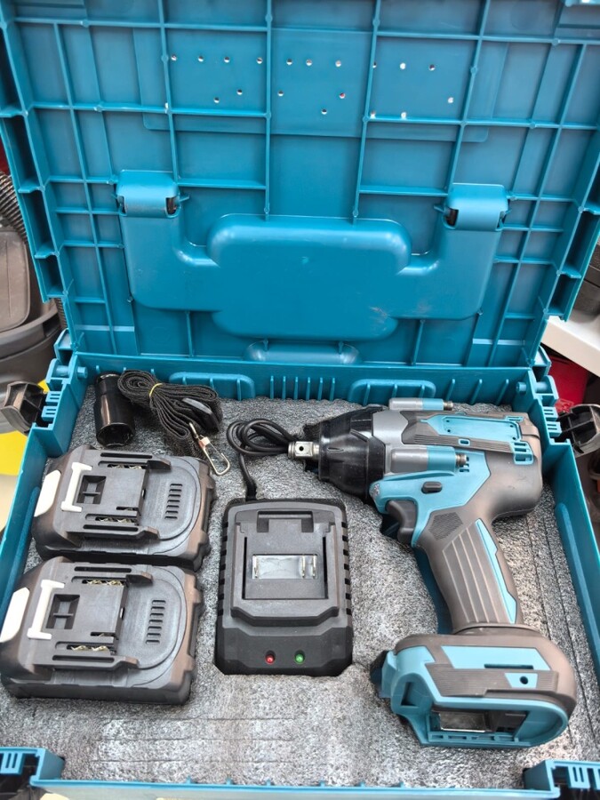 Гайковерт Makita