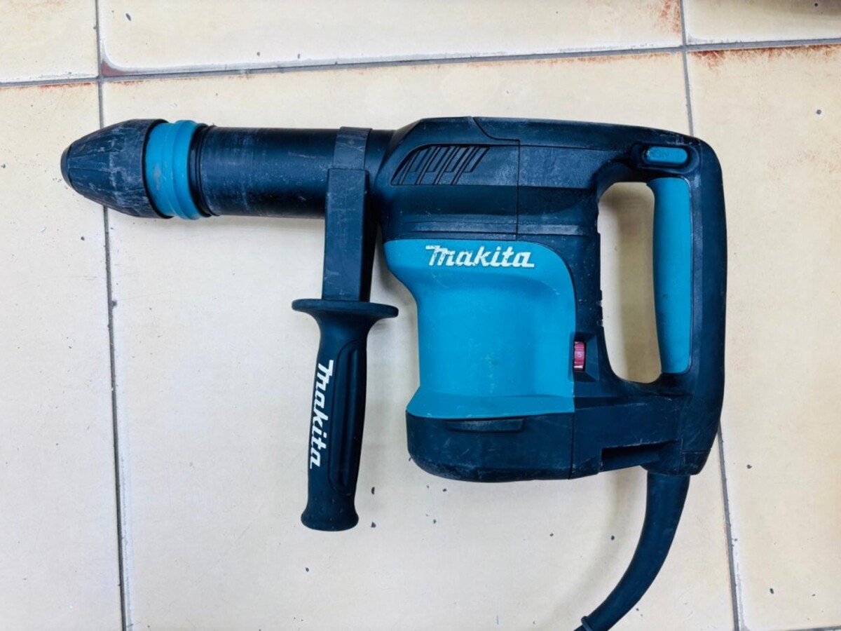 Отбойный молоток Makita HM0870C