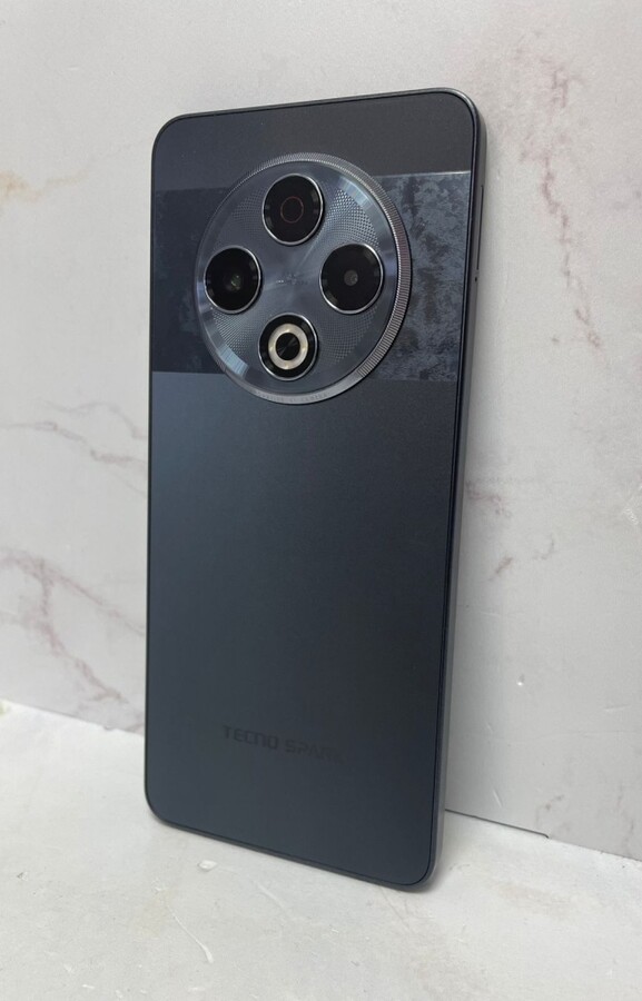 Мобильный телефон Tecno Spark 30 8/128