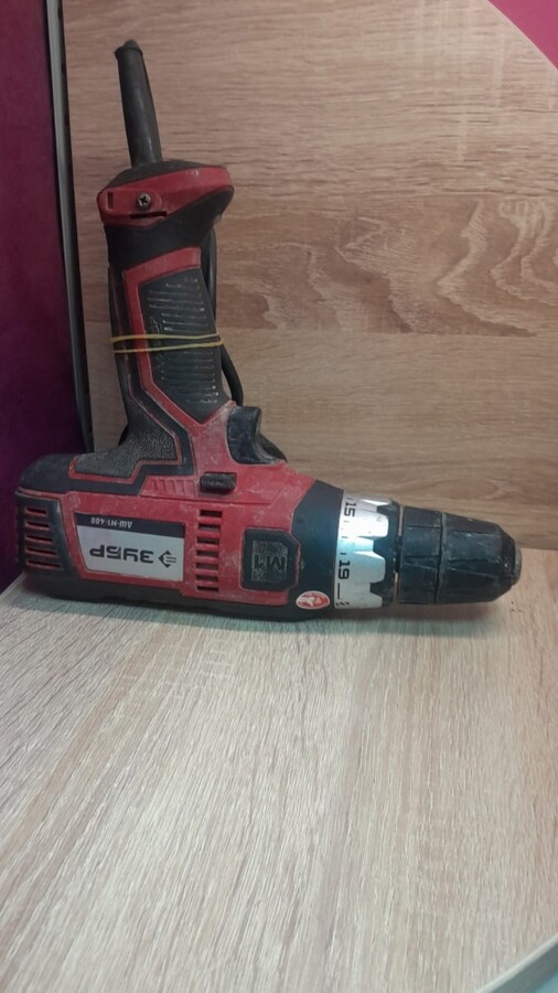 Шуруповерт DE WALT