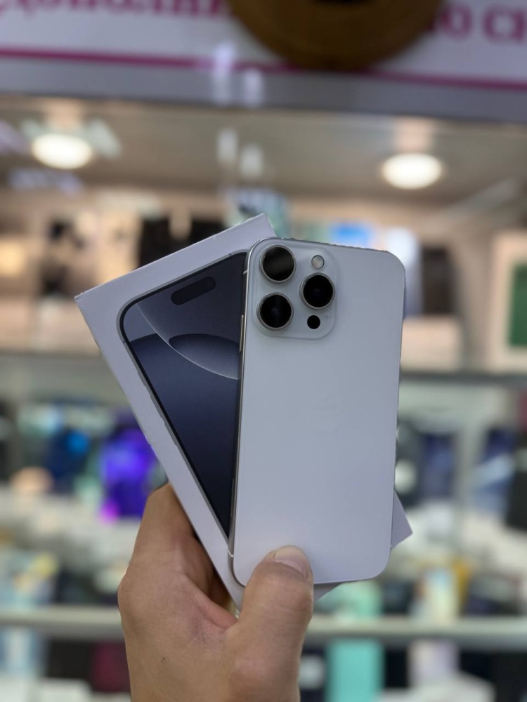 Смартфон iPhone XR 256 Gb в корпусе 16 Pro Max