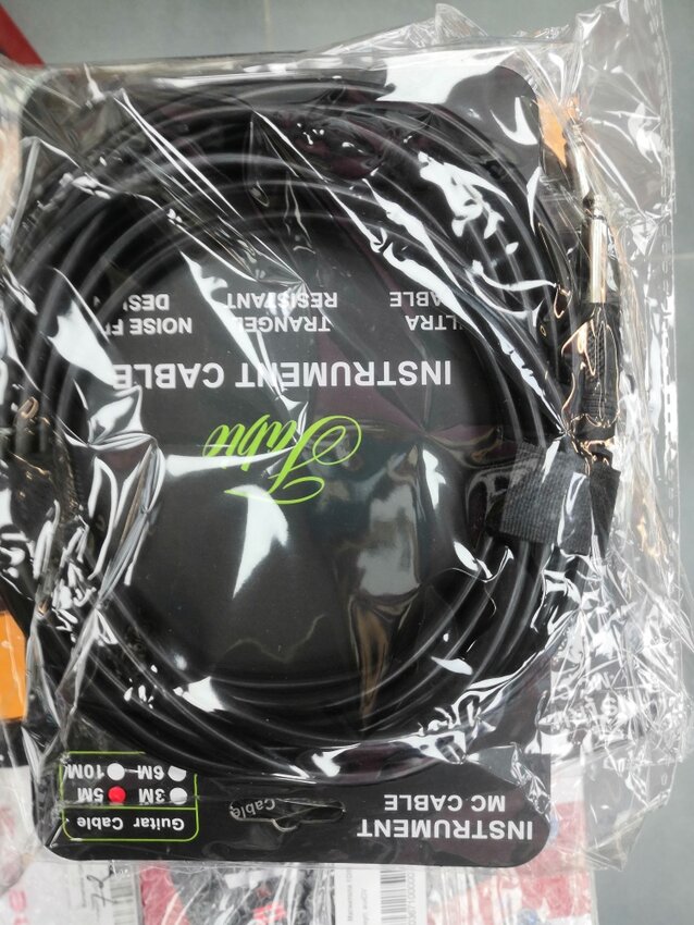 Музыкальные аксессуары провода