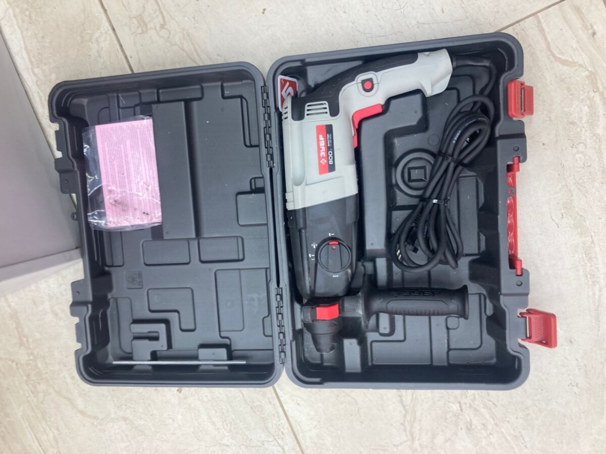 Перфоратор зубр п-26-800